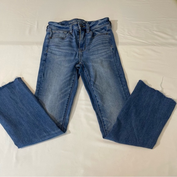 AMERICAN EAGLE, jeans , women’s size 2 Short, good condition, preowned - Picture 1 of 6